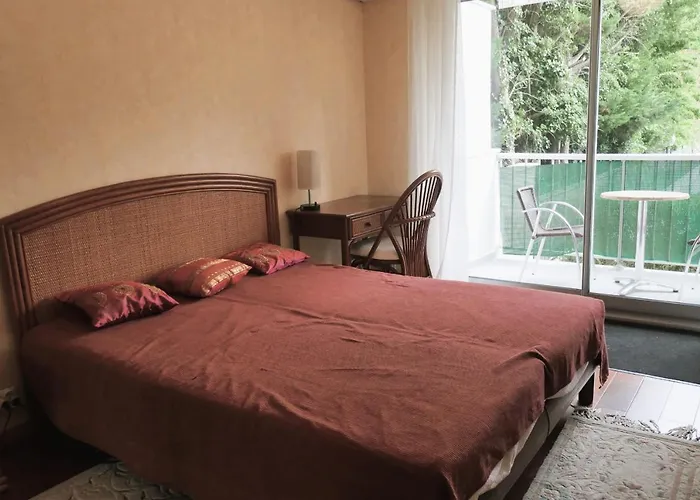 Cosy Cocoon With Terrace Near The Sea Apartmán