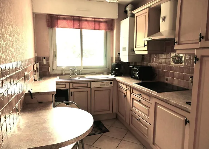 Cosy Cocoon With Terrace Near The Sea *